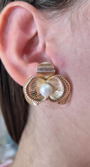 Conjunto aro e brinco orquídea banhado a ouro 18k