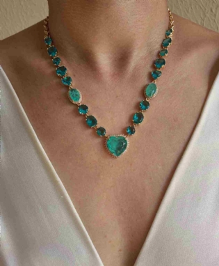 Conjunto colar e brinco cristais transparentes e verdes banhado a ouro 18k