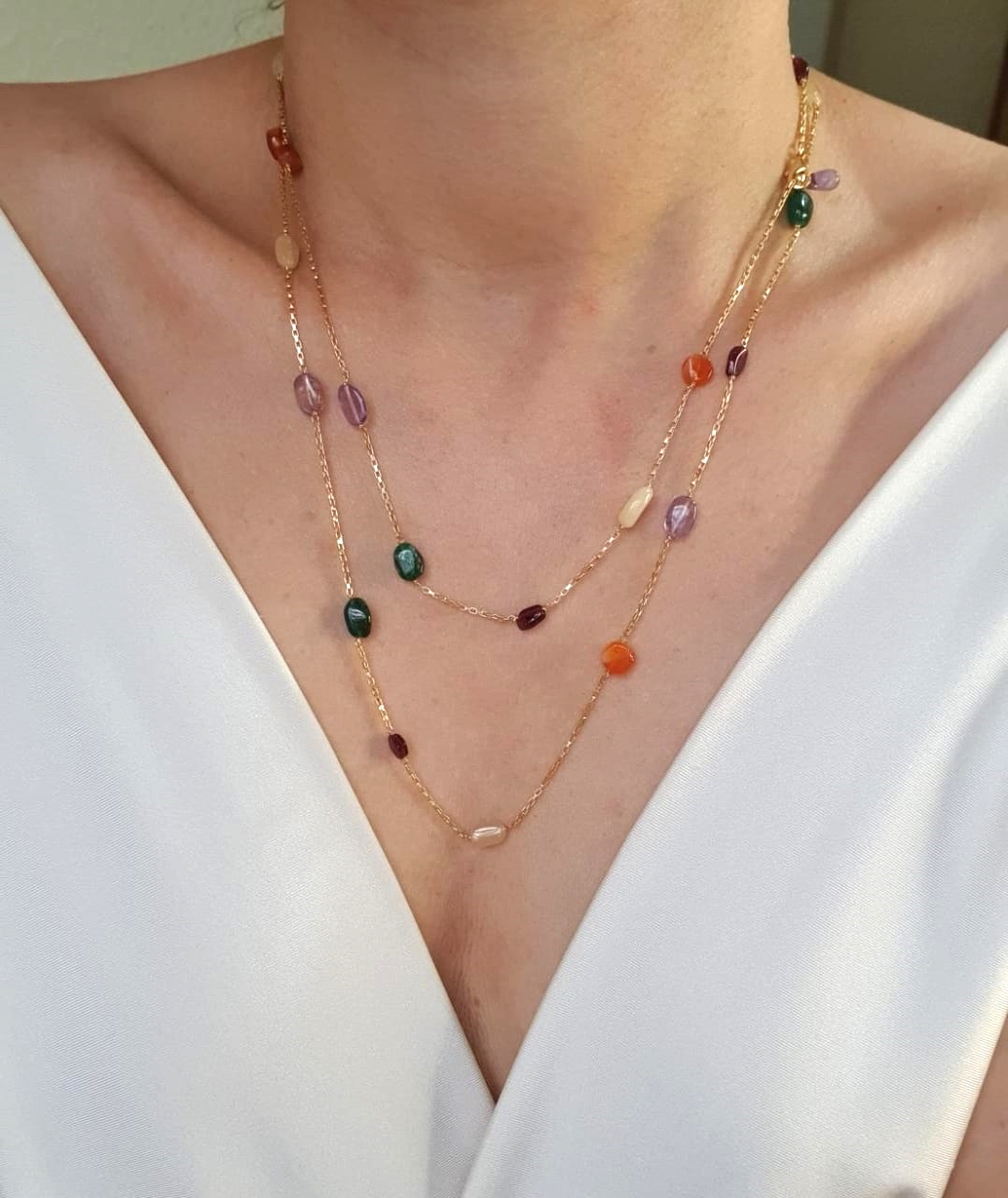 Colar longo pedras e pérolas