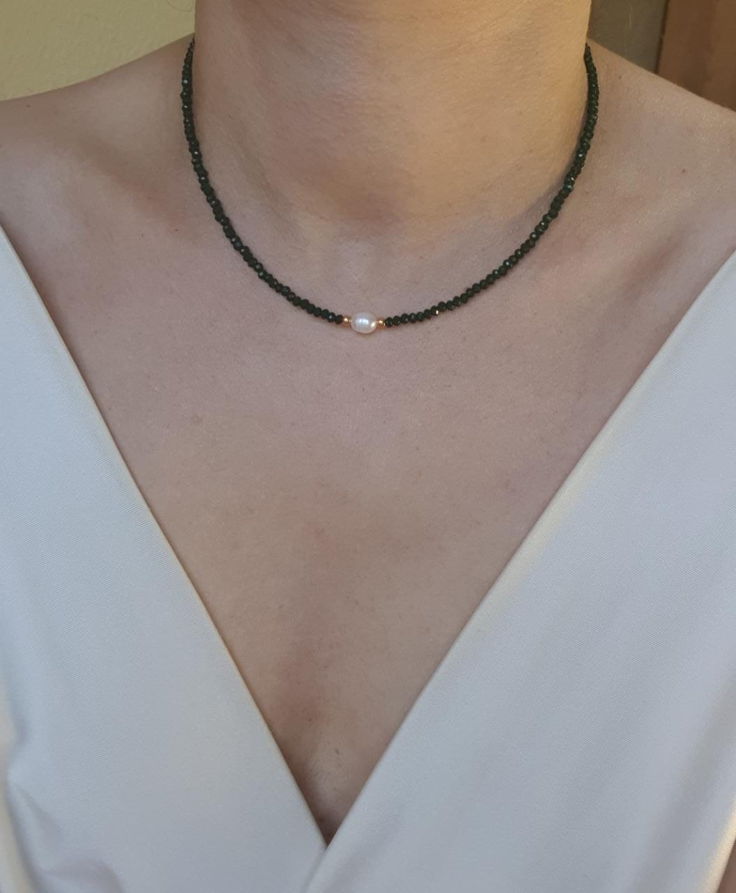 Chocker cristais verde escuro e pérola barroca