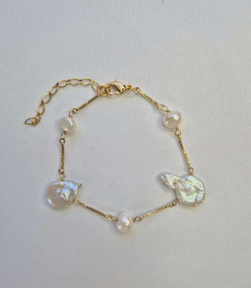 Pulseira pérolas barrocas banhada a ouro 18k