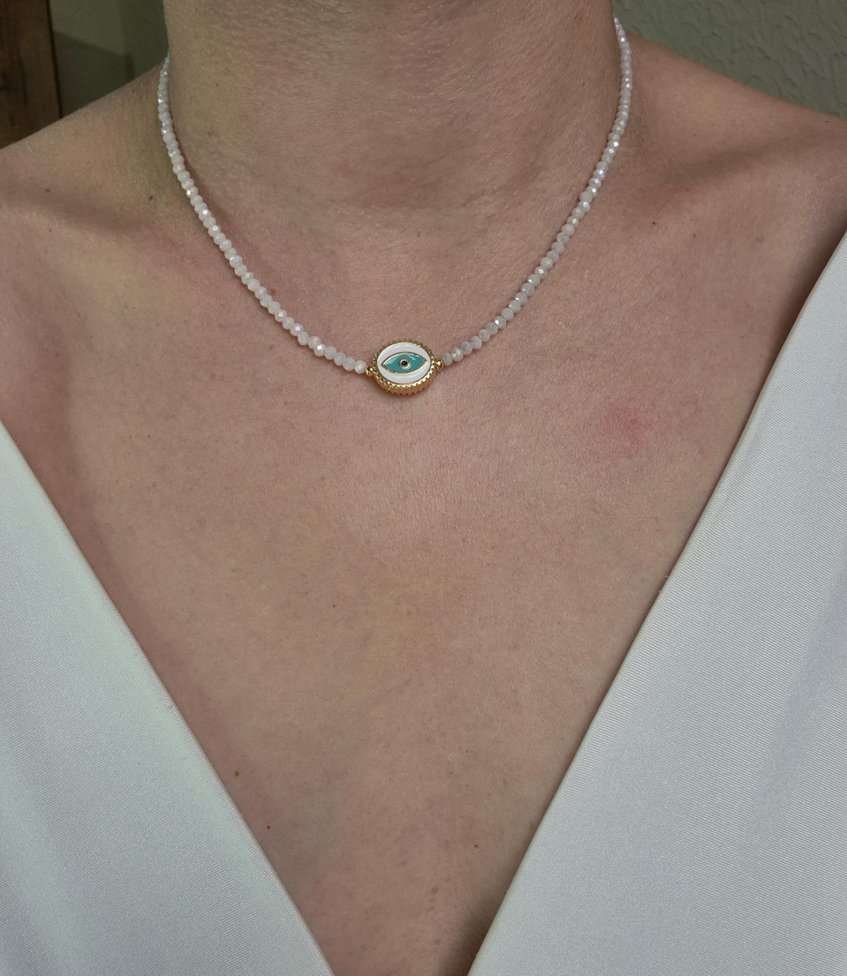 Chocker cristais off white e e olho grego