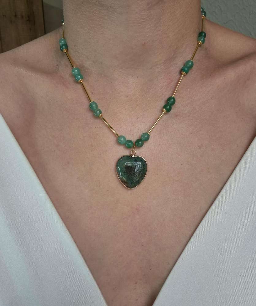 Colar canutilhos ágatas e pingente coração ágata musgo
