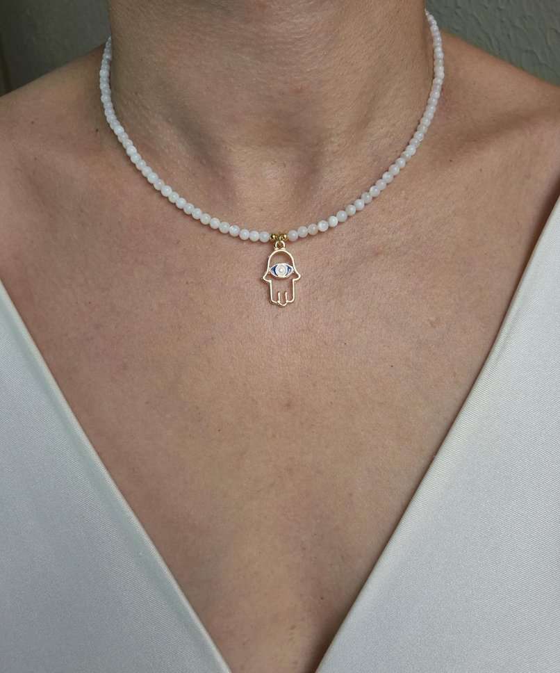 Chocker madrepérolas e pingente mão com olho grego