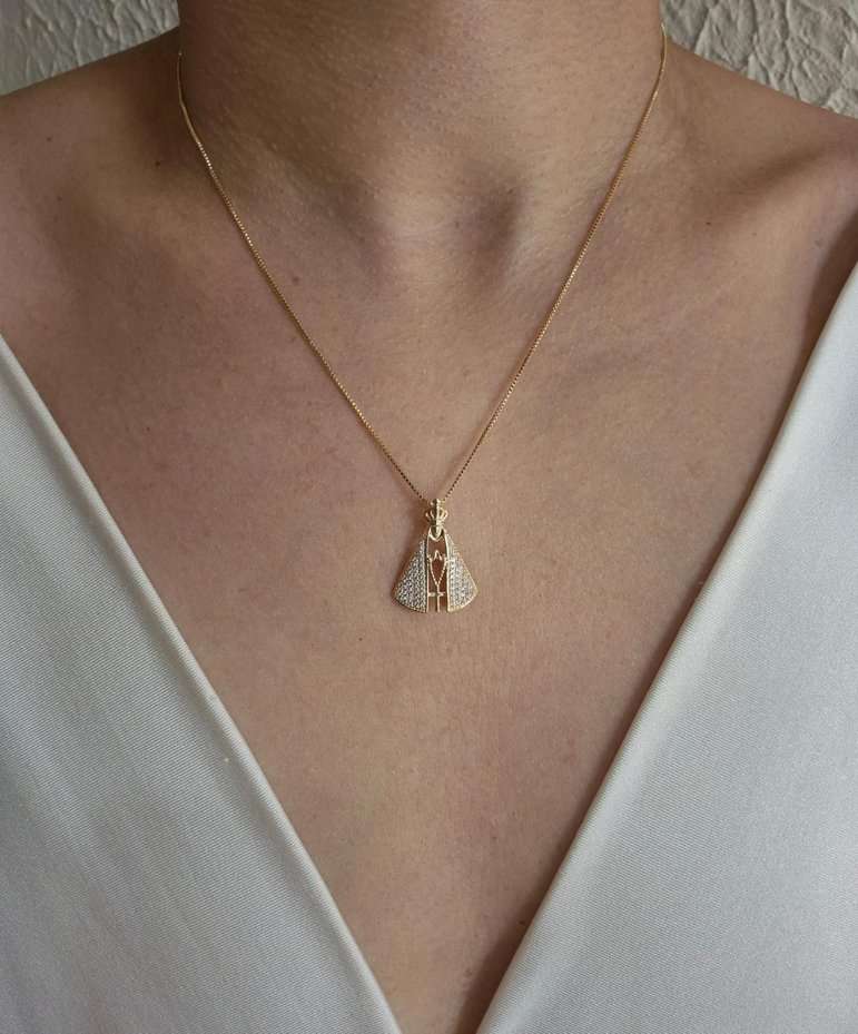 Colar corrente e Nossa Senhora cravejada banhado a ouro 18k