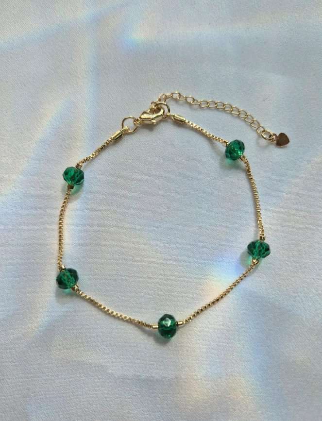 Pulseira cristais verdes banhada a ouro 18k