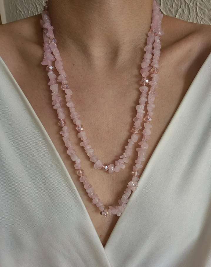 Colar longo quartzo rosa e cristais