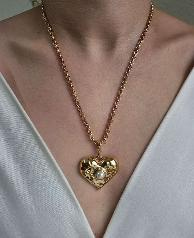 Colar corrente com pingente coração com pérola banhado a ouro 18k