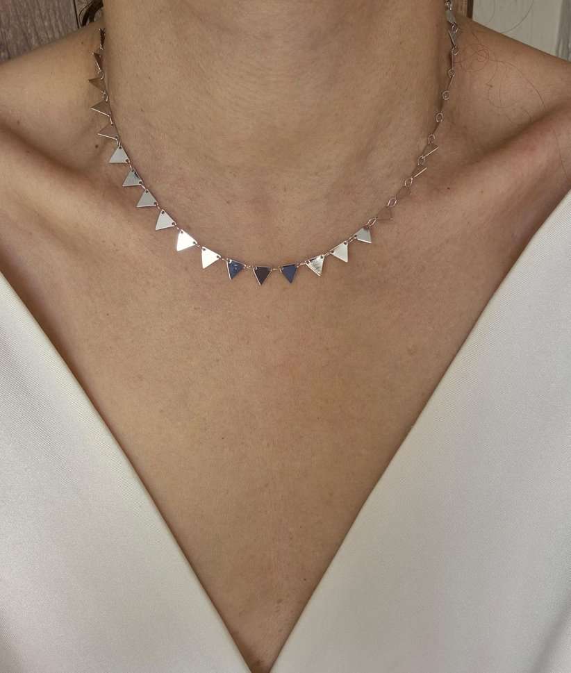 Chocker triangulos banhada a ródio