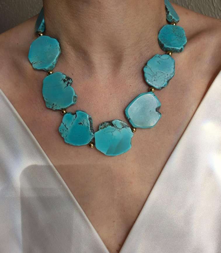 Colar howlitas turquesa assimétricas