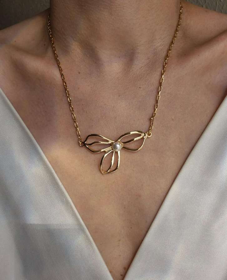 Colar corrente e pingente flor