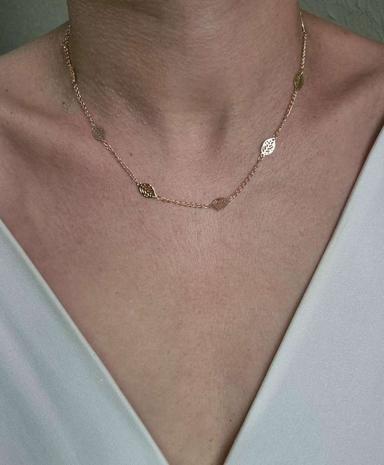 Colar corrente e folhas banhado a ouro 18k