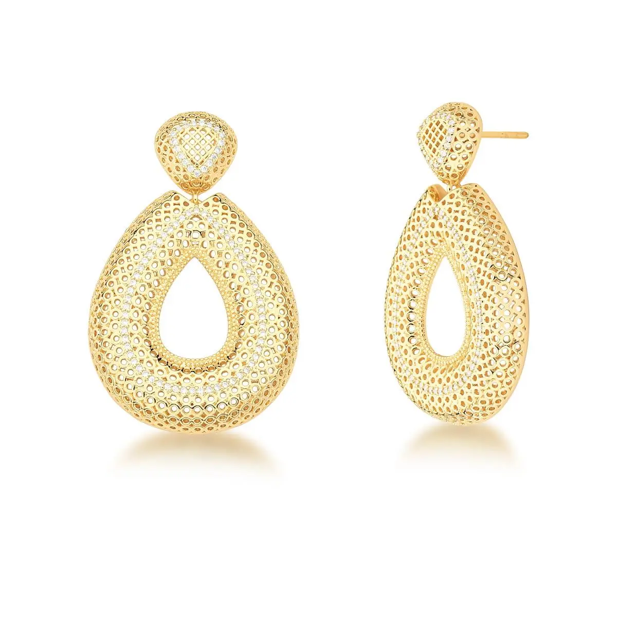 Brinco pêndulo gota arredondada com zirconias banhado a ouro 18k