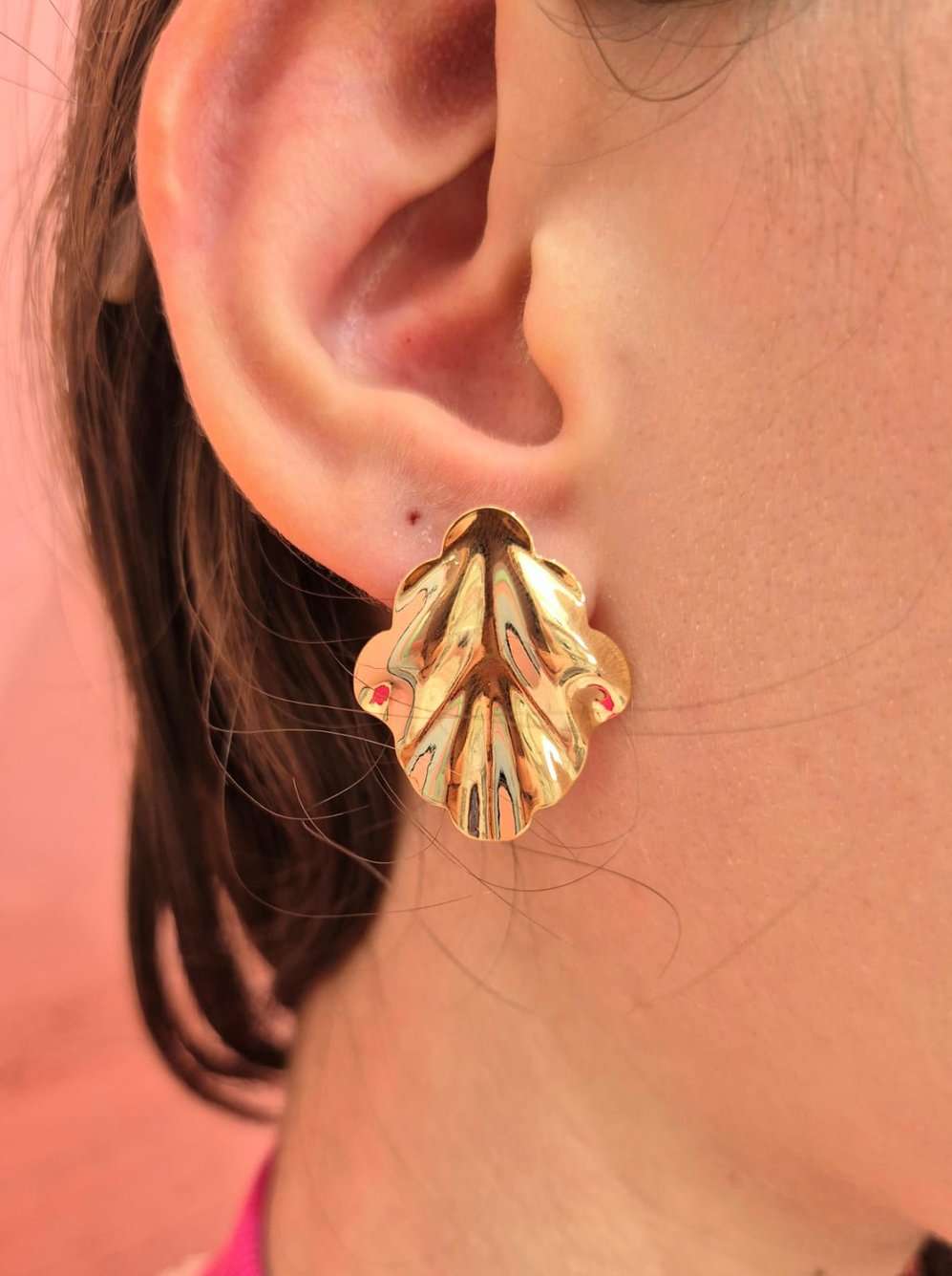 Brinco orgânico folha banhado a ouro 18k