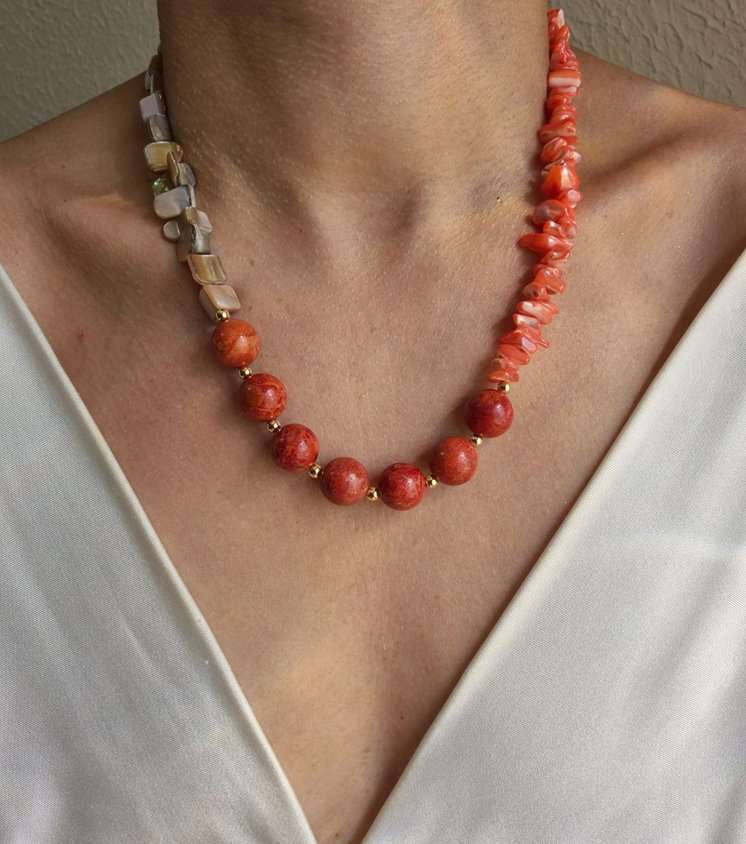 Colar madrepérolas e coral podange