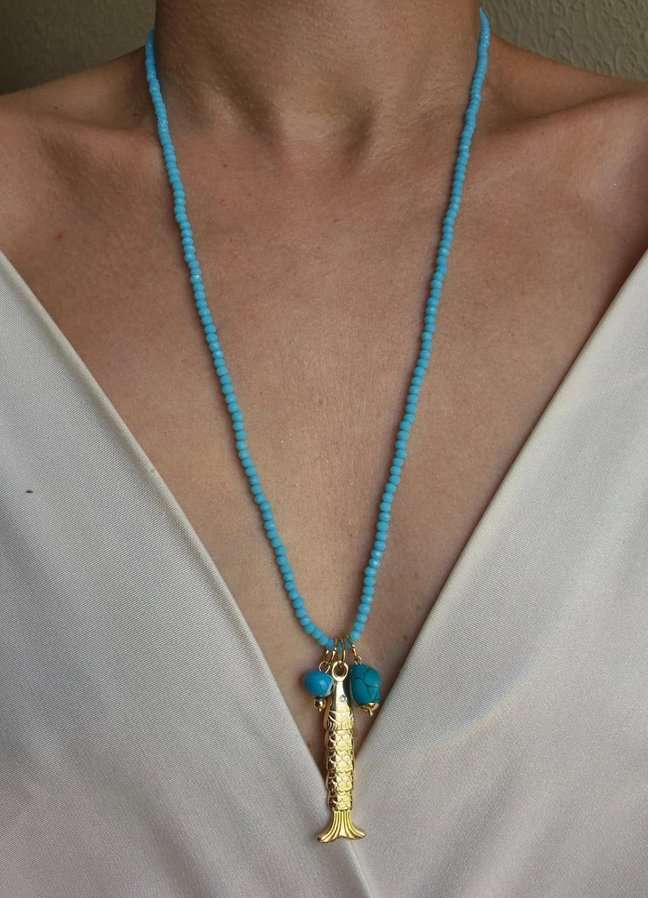 Colar longo cristais azuis e mix pingentes