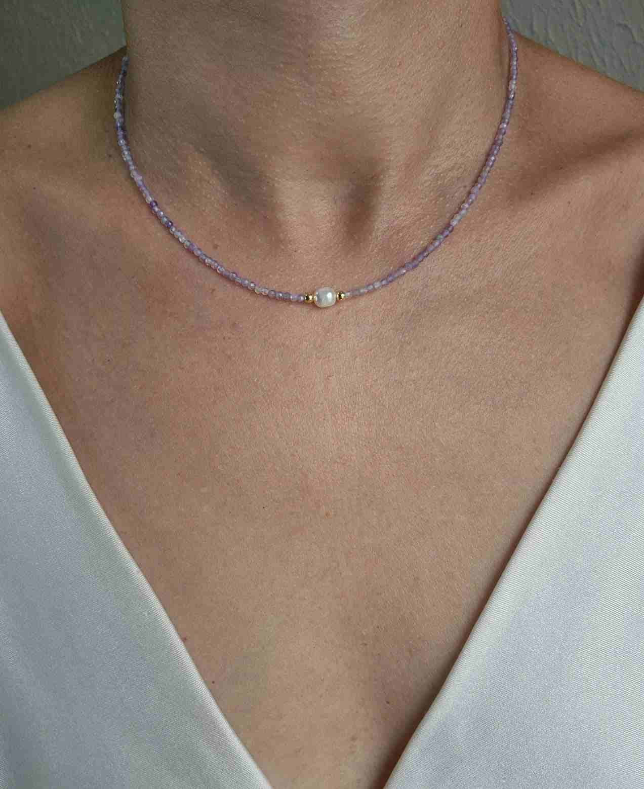 Chocker pedras ametista facetadas e pérola barroca