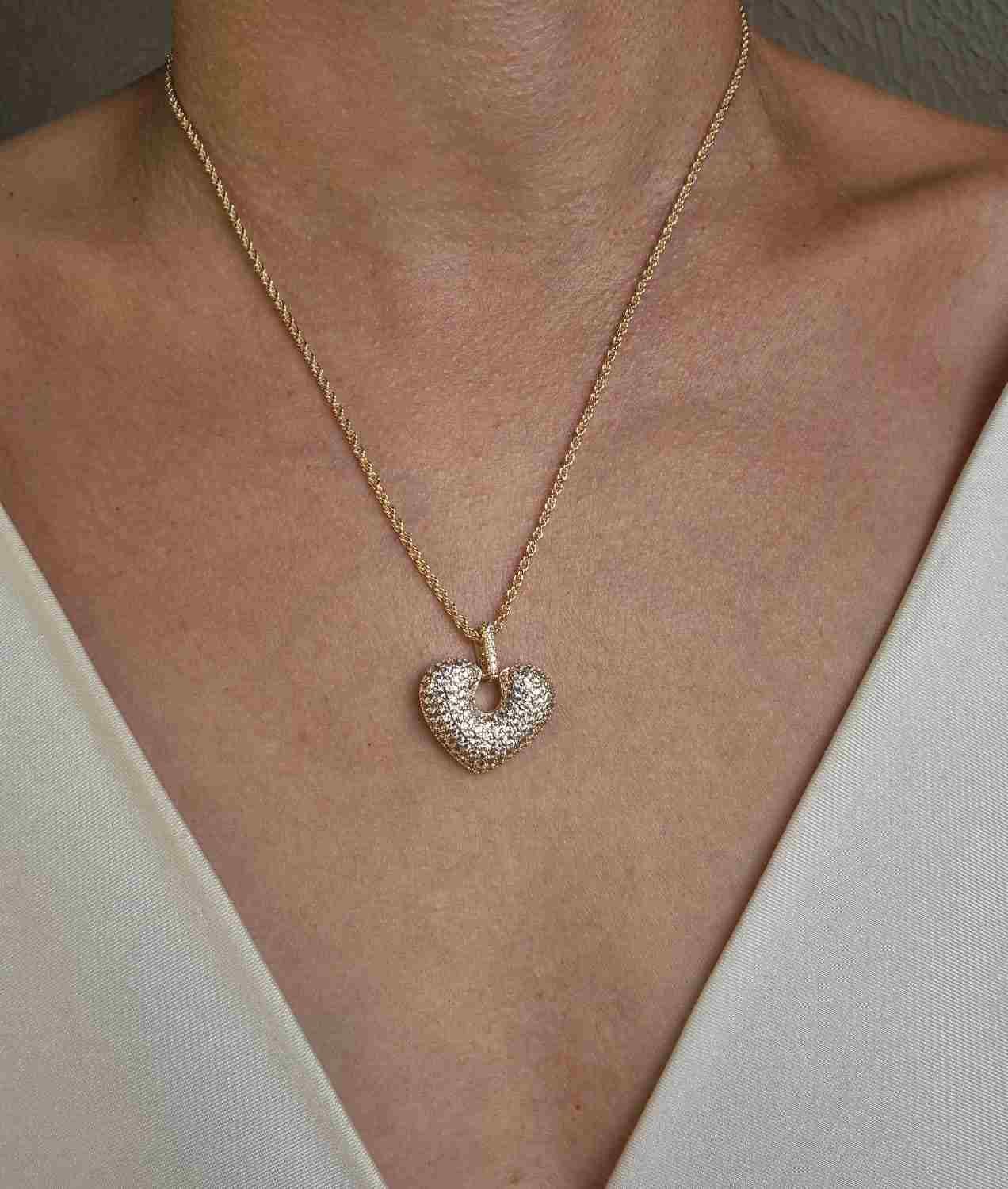 Cordão baiano pingente coração cravejado banhado a ouro 18k