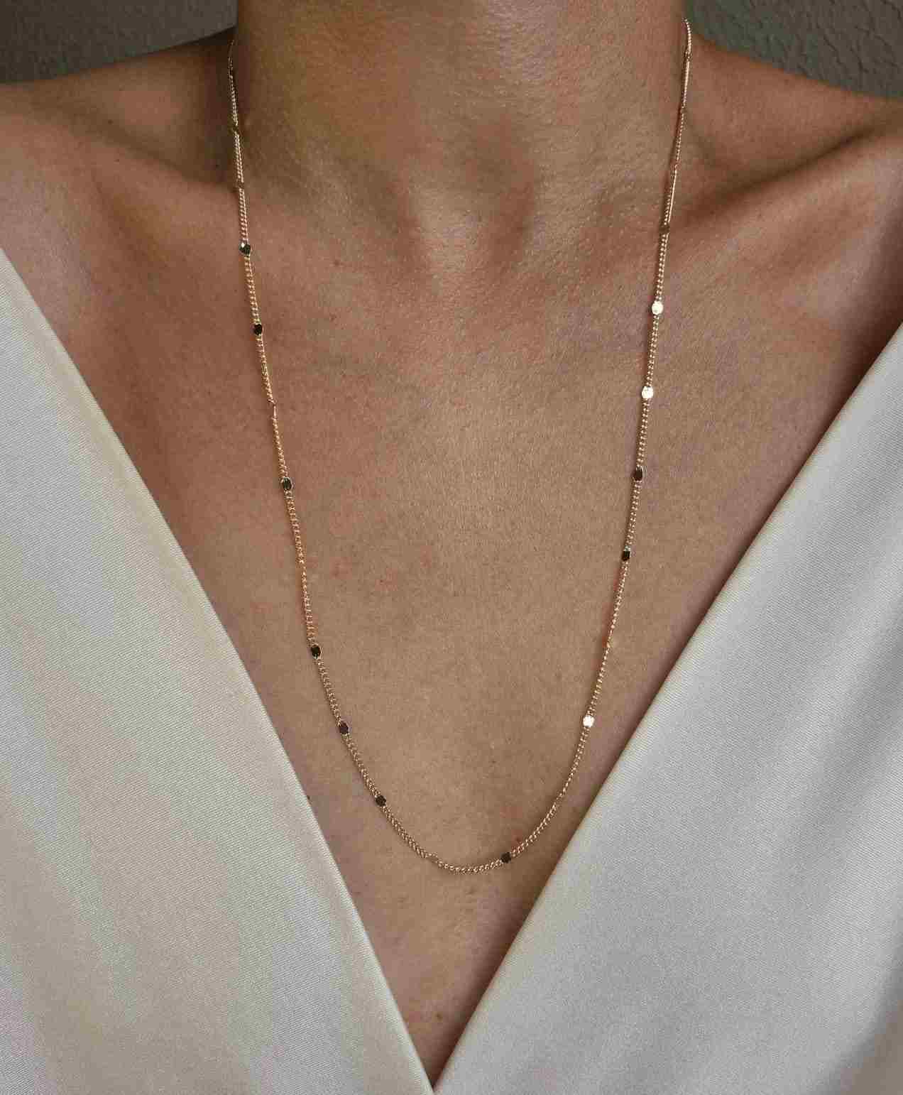 Colar longo corrente chapinha banhado a ouro 18k