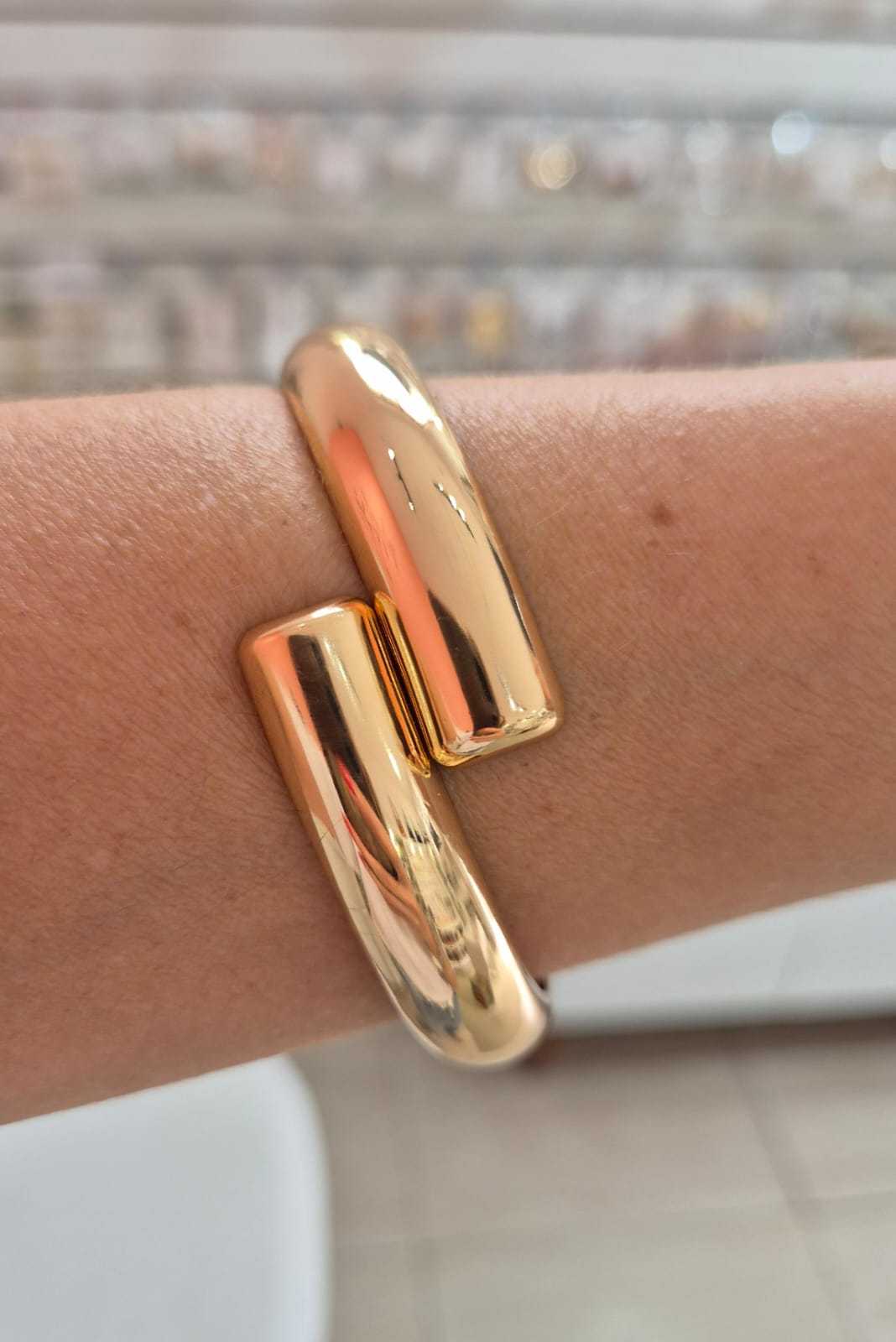 Bracelete minimalista dourado