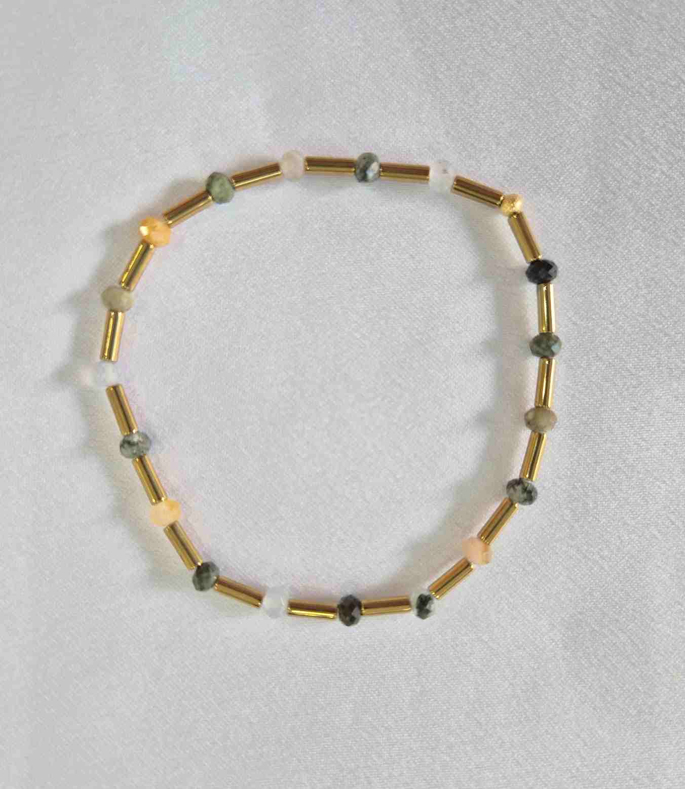 Pulseira hematitas canutilhos e pedras coloridas