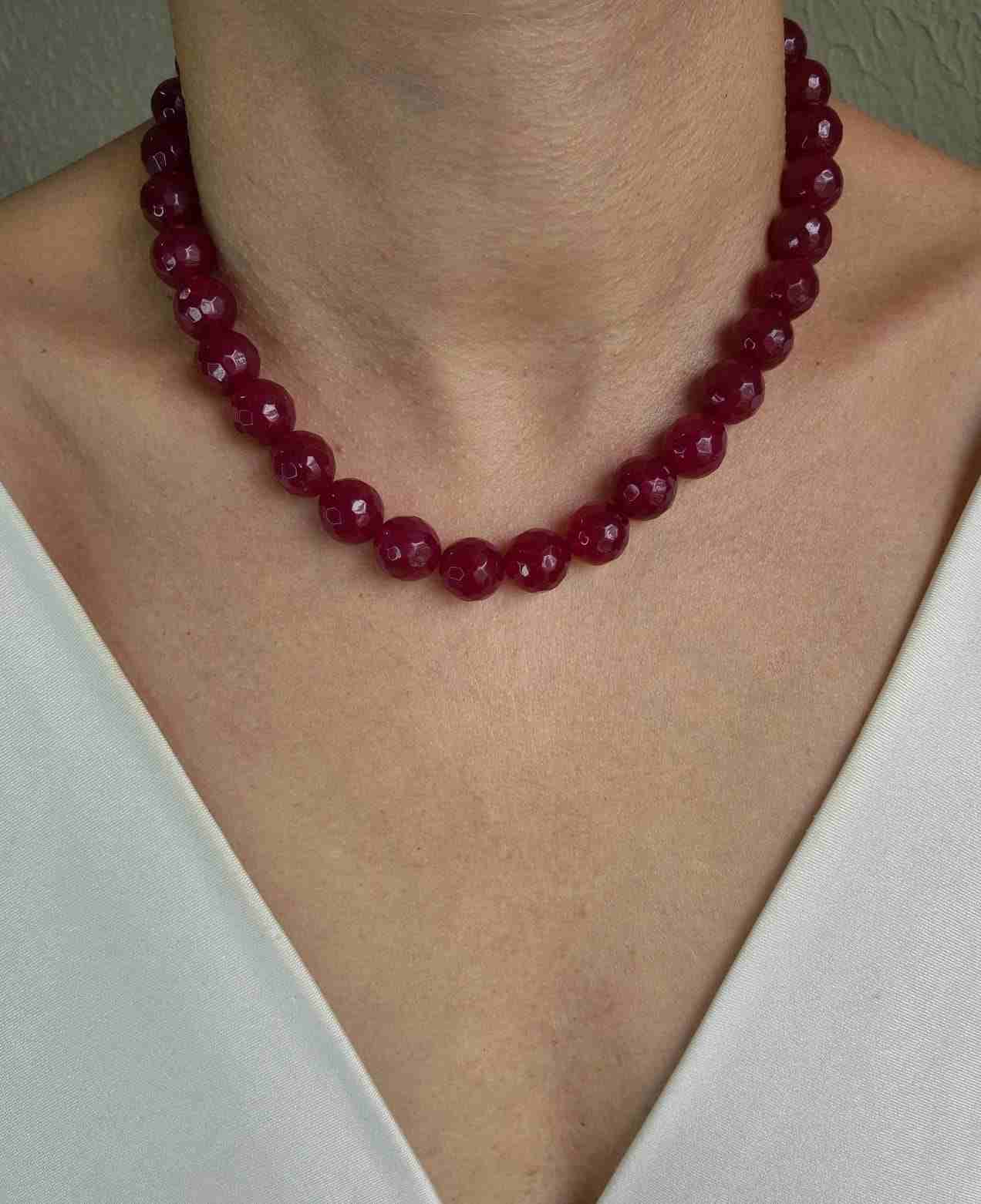 Colar jade vermelho 12mm facetada