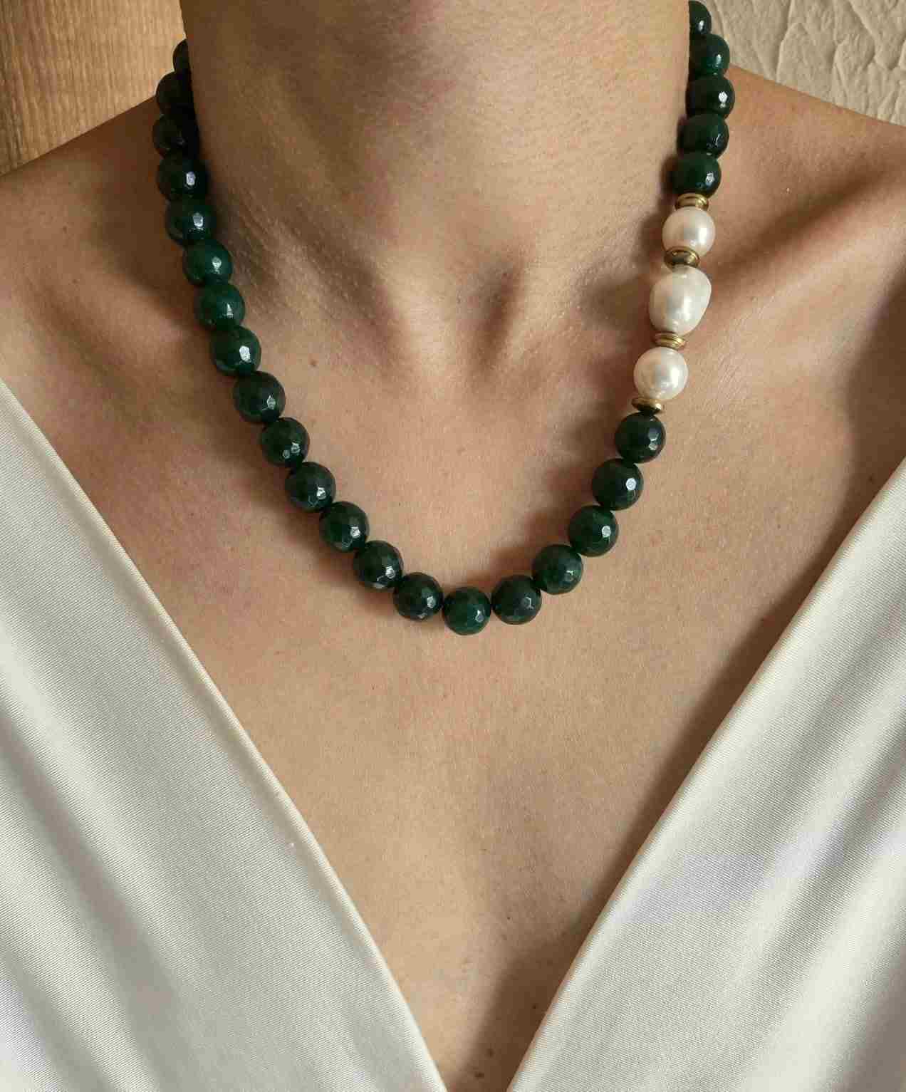 Colar jade verde e pérolas shell
