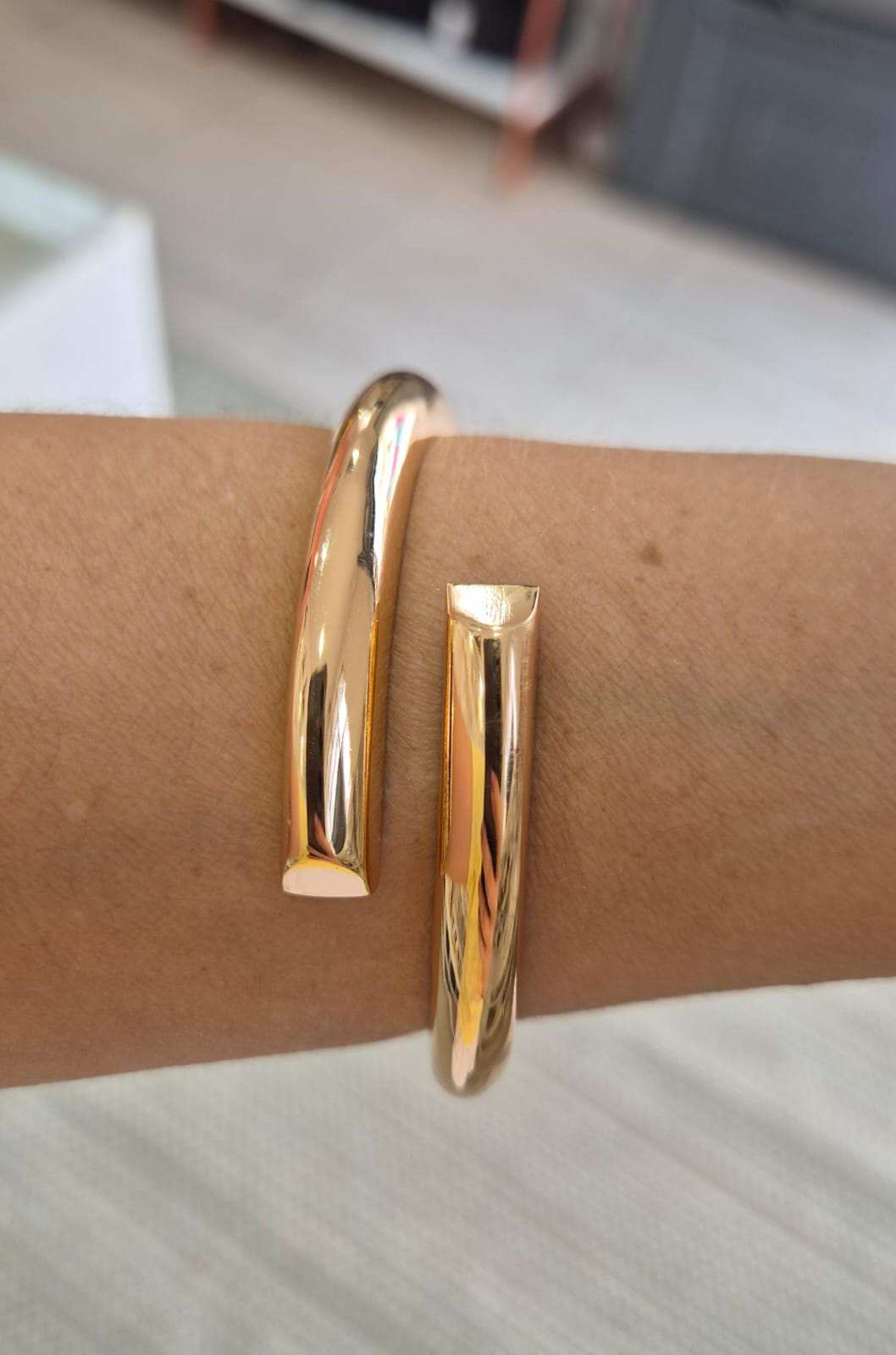Bracelete curvo dourado
