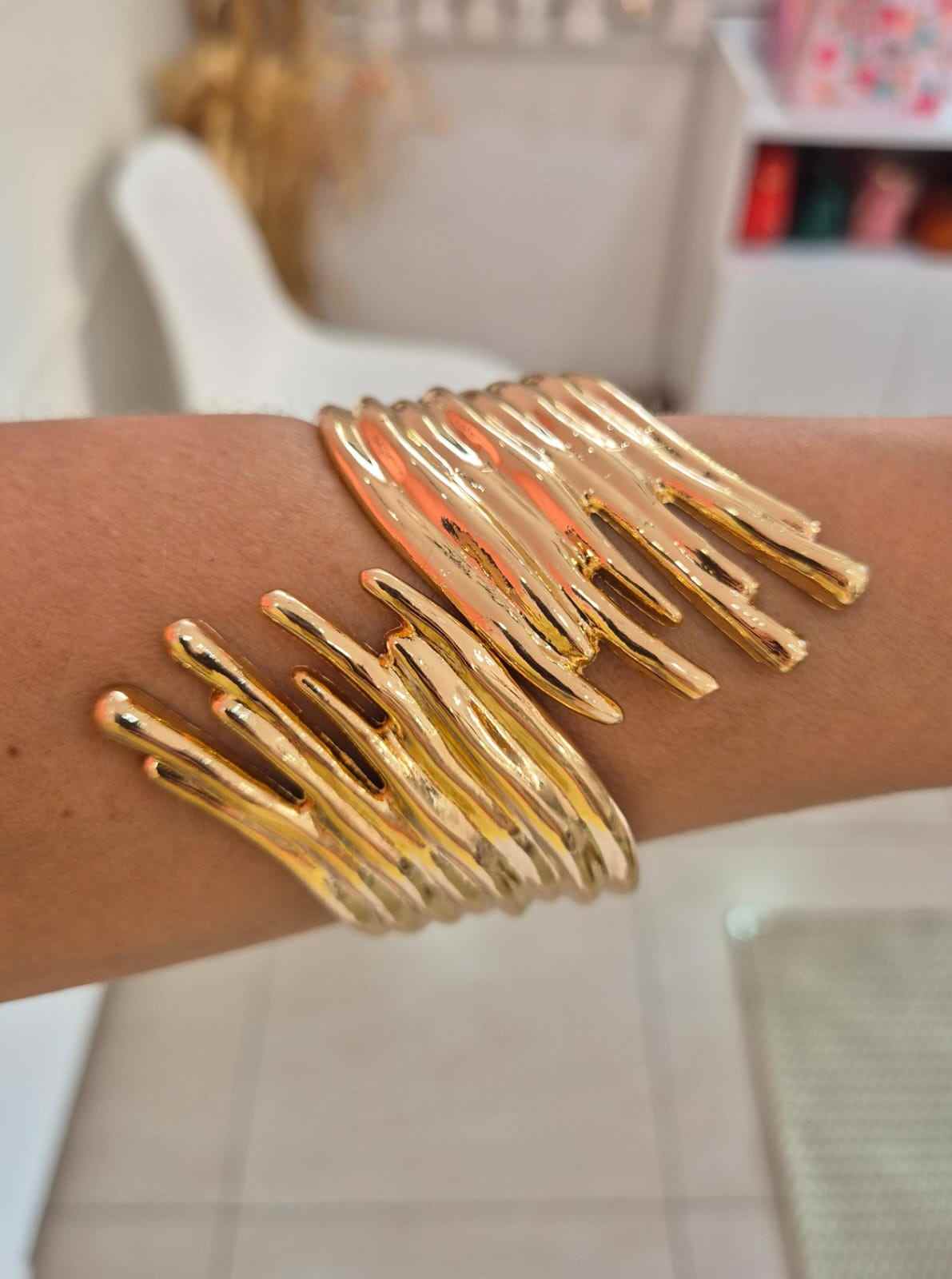 Bracelete pontas largo dourado