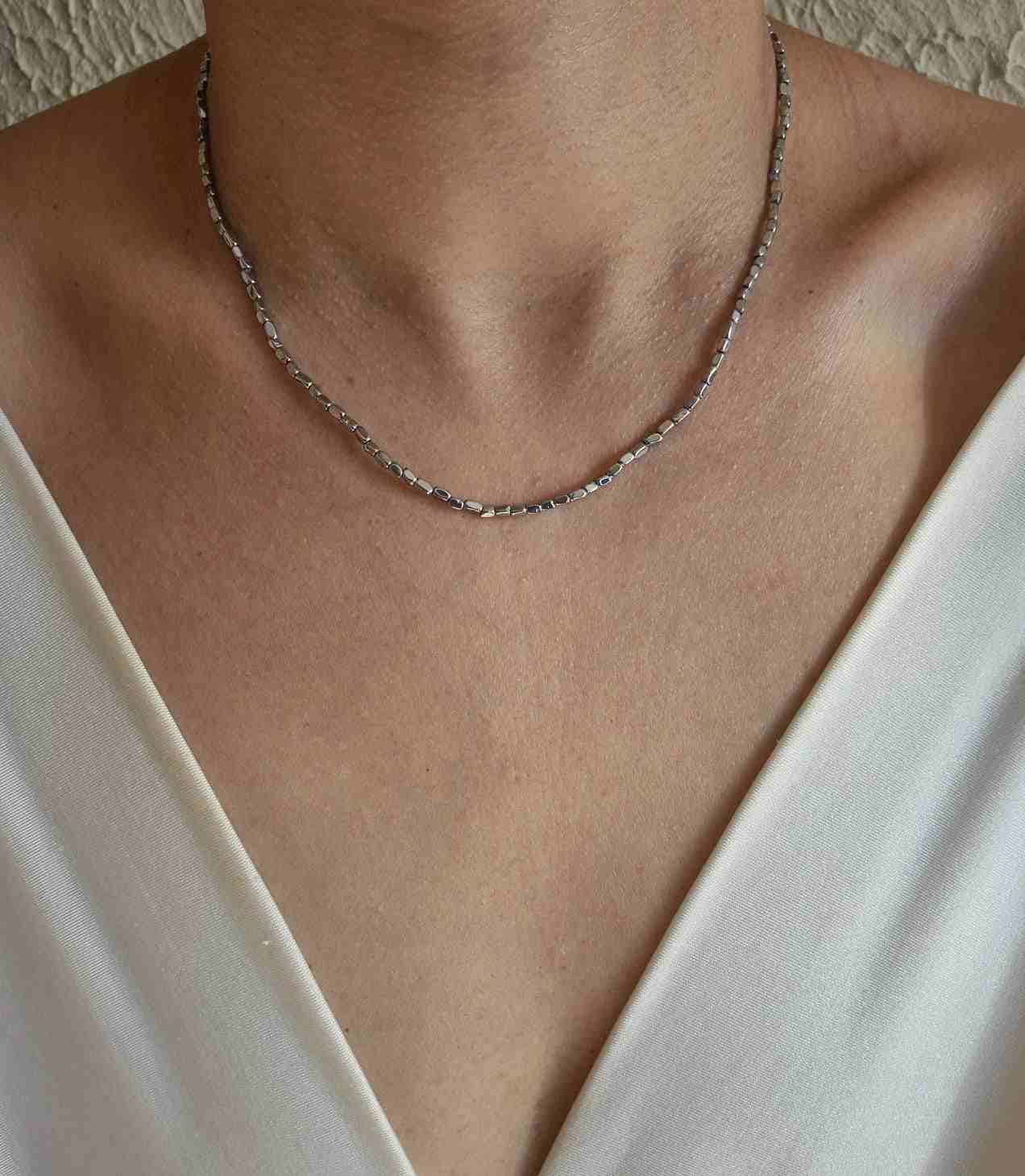 Chocker hematitas retangulares prateadas