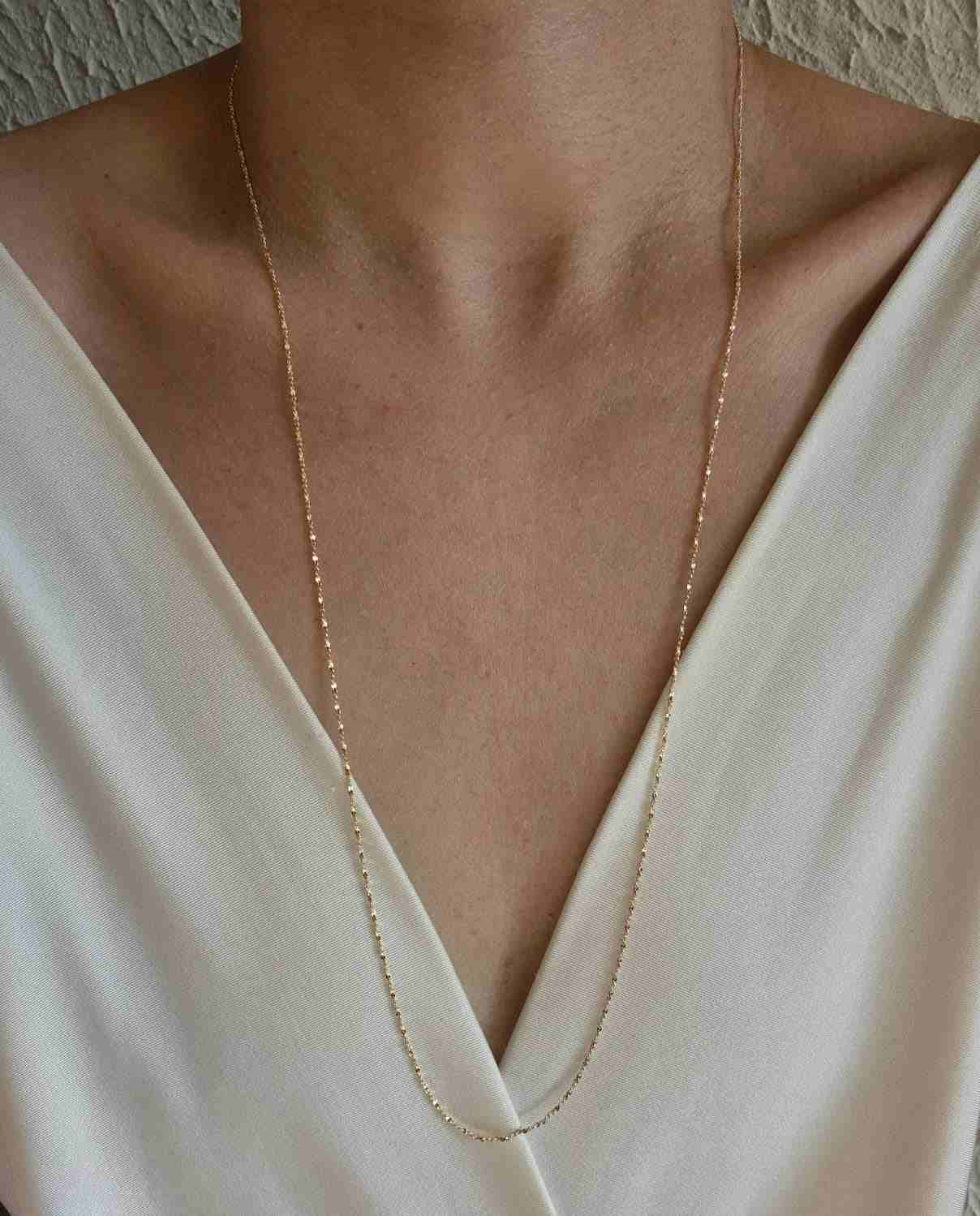 Colar longo corrente torcida 70cm banhado a ouro 18k