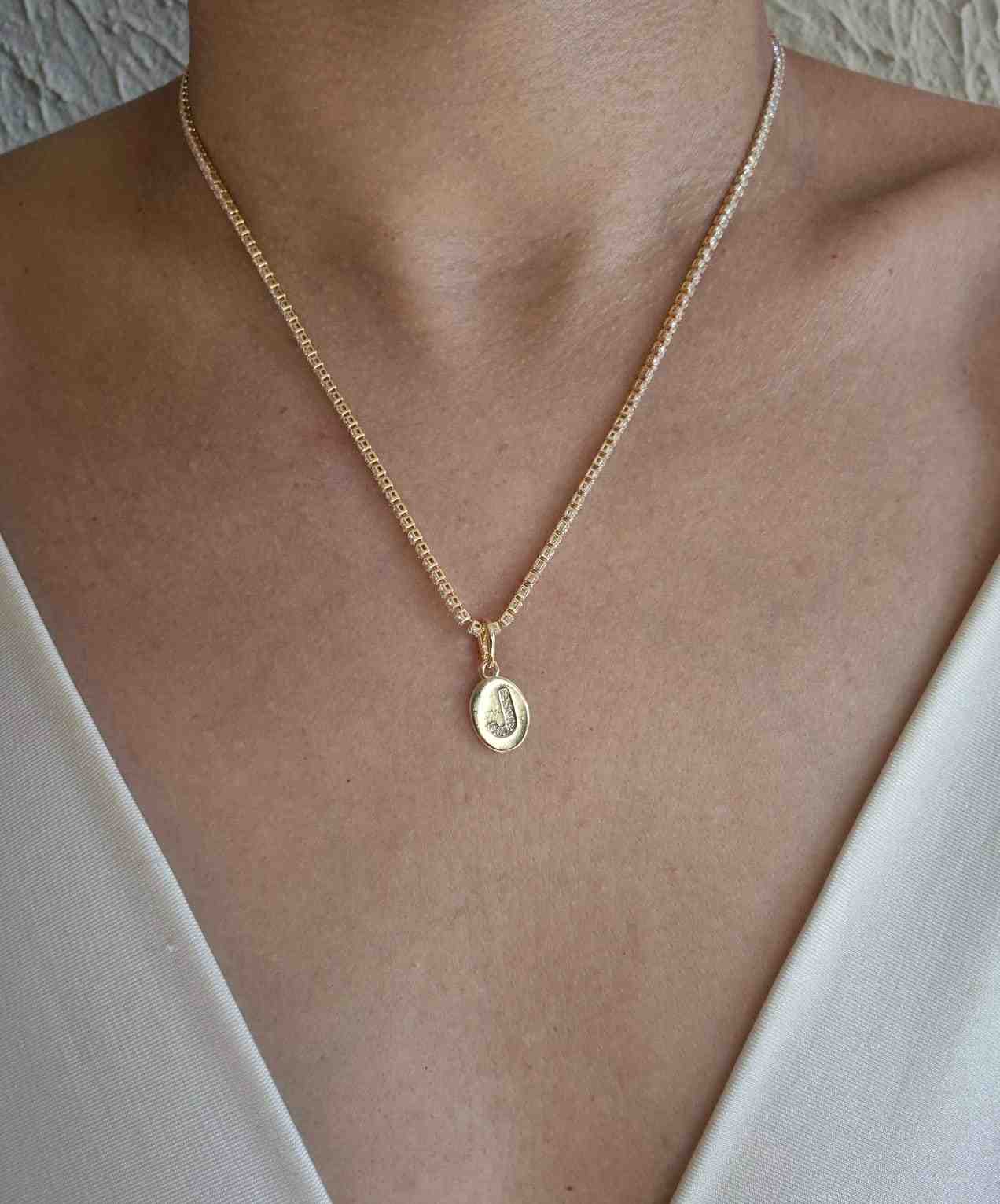Colar riviera pingentes plaquinha inicial J banhado a ouro 18k