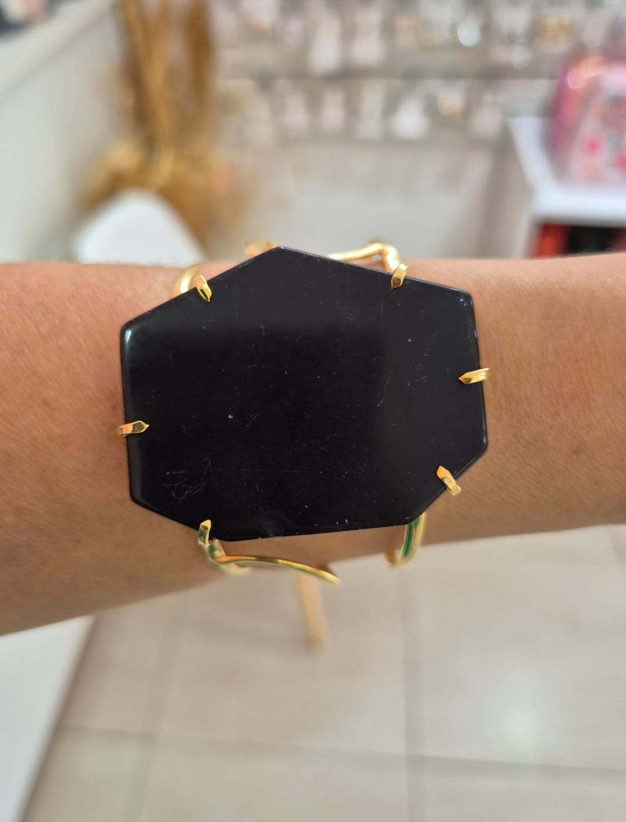 Bracelete onix banhado ouro 18k