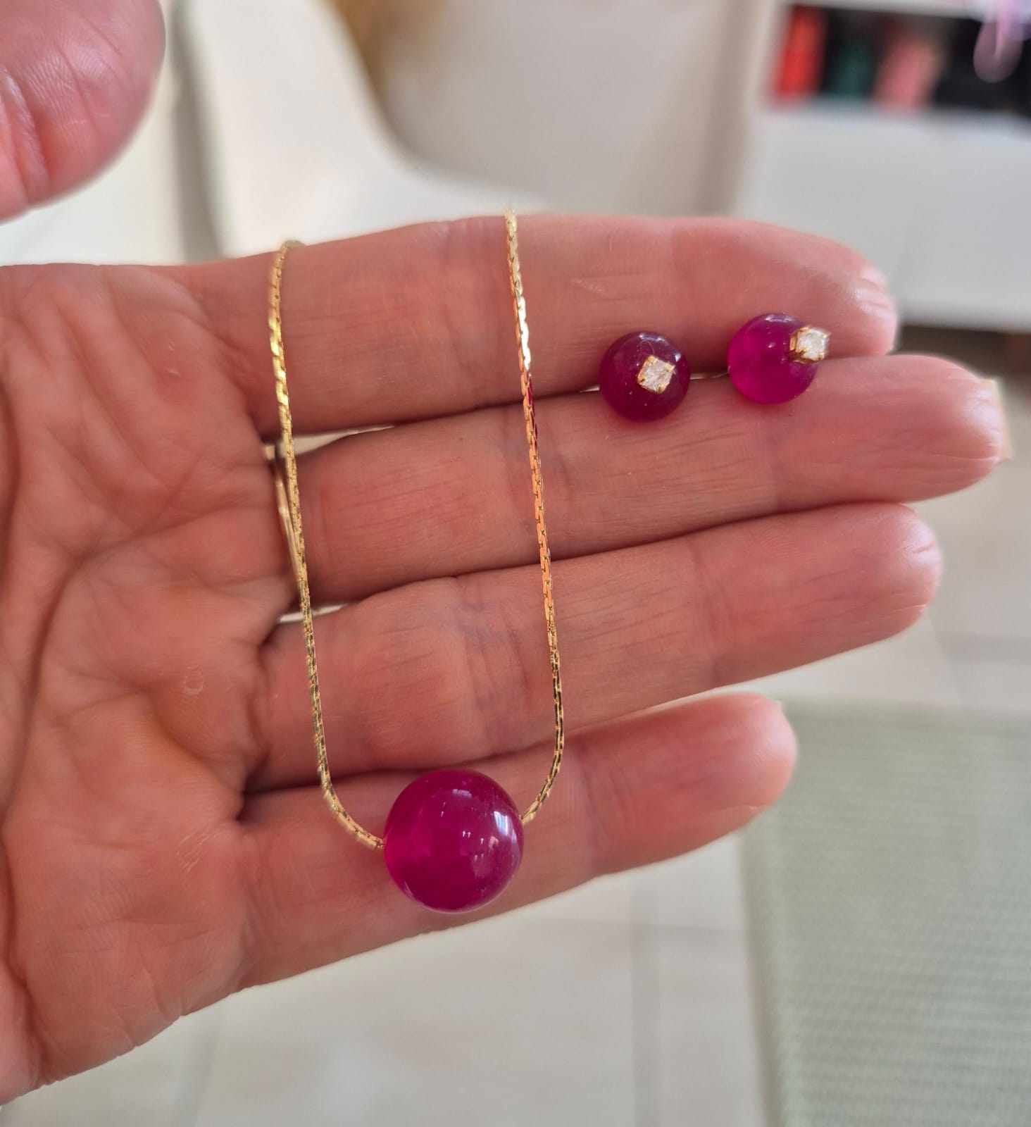 Conjunto colar e brinco pedra vermelha banhado a ouro 18k