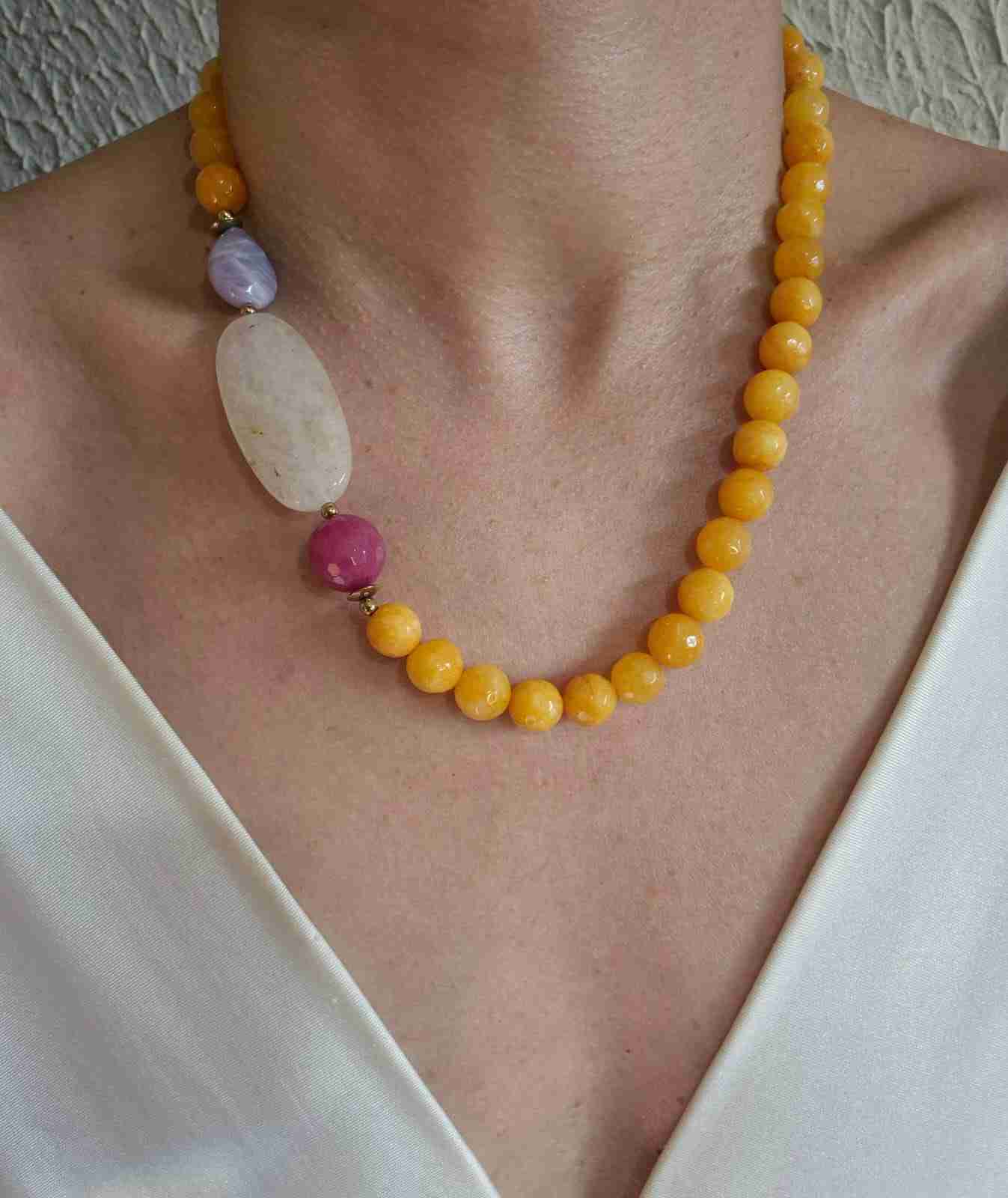 Colar pedras amarelas facetadas e mix pedras