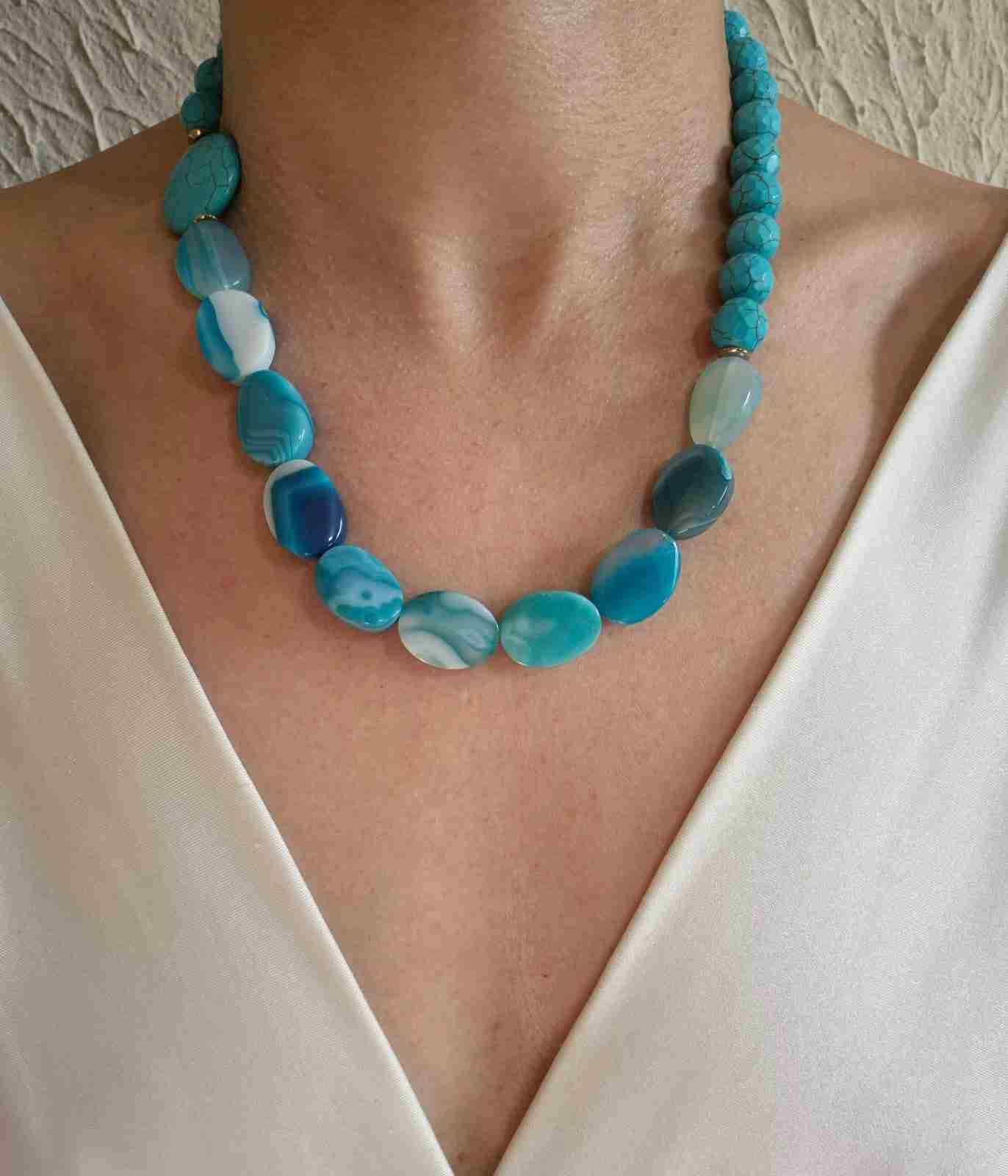 Colar howlita turquesa e ágata azul oval