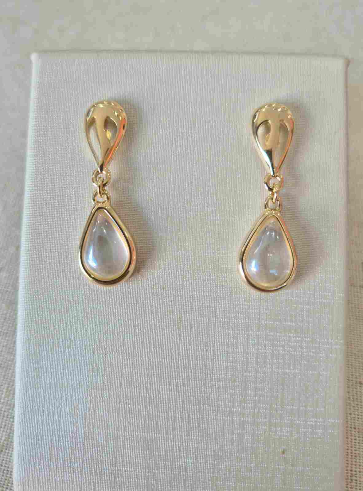 Brinco pendente cristal banhado a ouro 18k