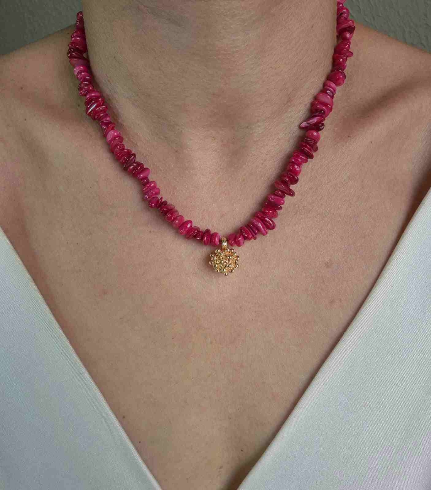Colar madrepérolas pink e pingente pontas