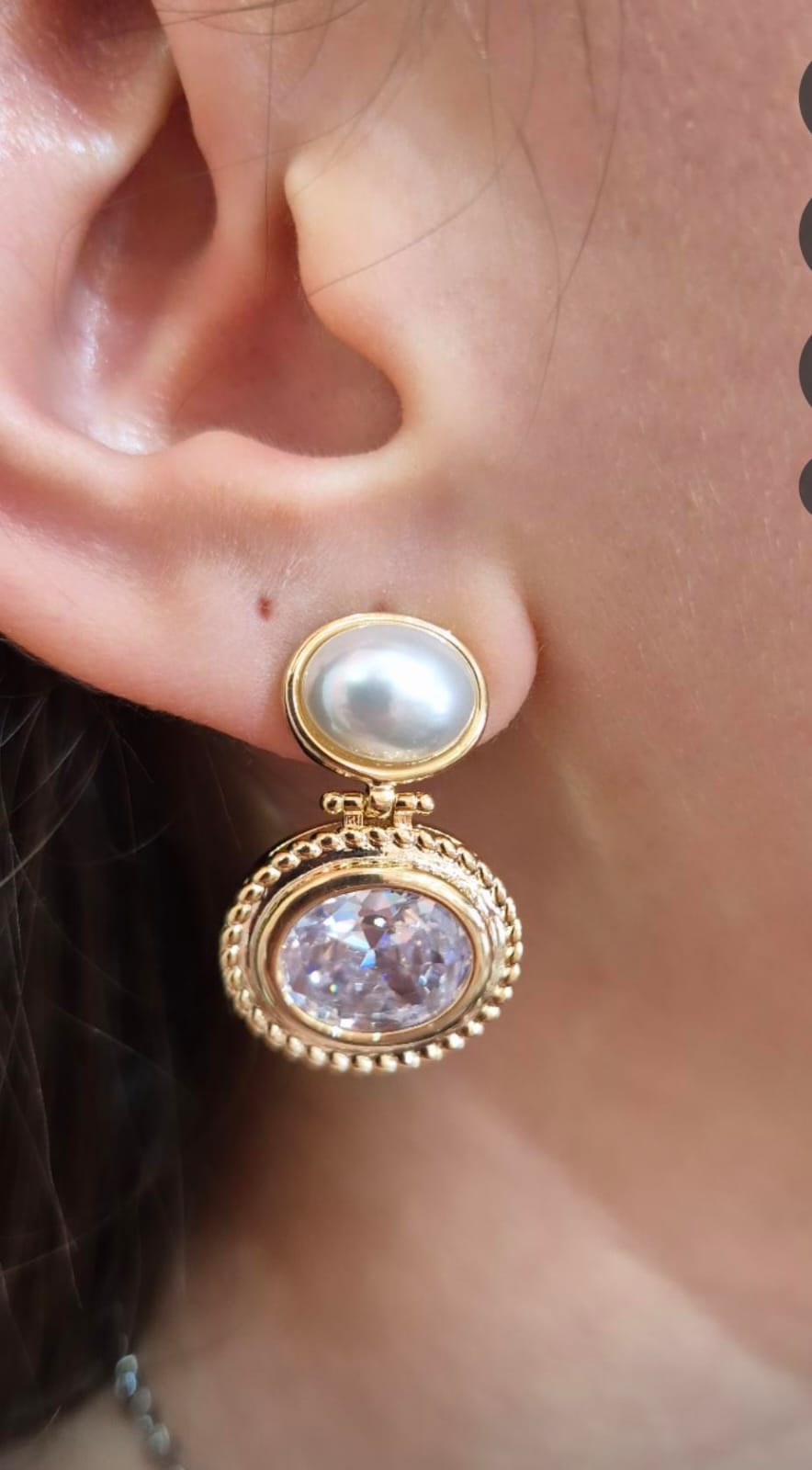 Brinco zirconia e pendulo pérola banhado a ouro 18k
