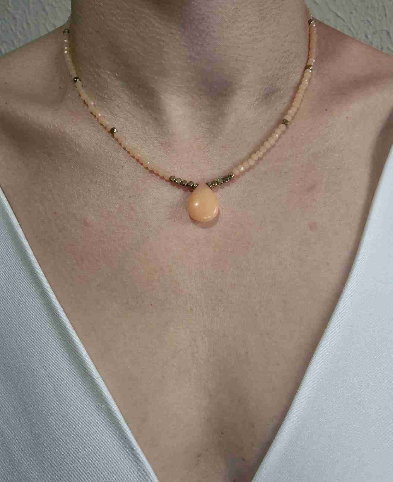 Chocker cristais nude e gota jade