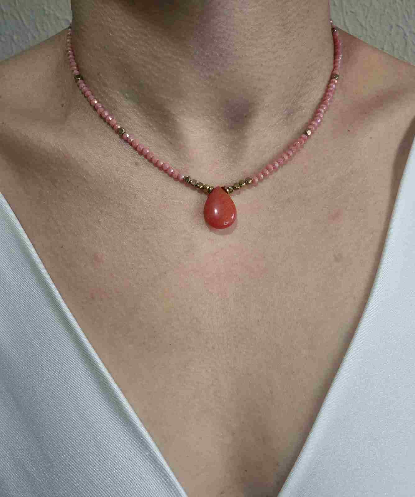 Chocker cristais rosa queimado e gota jade